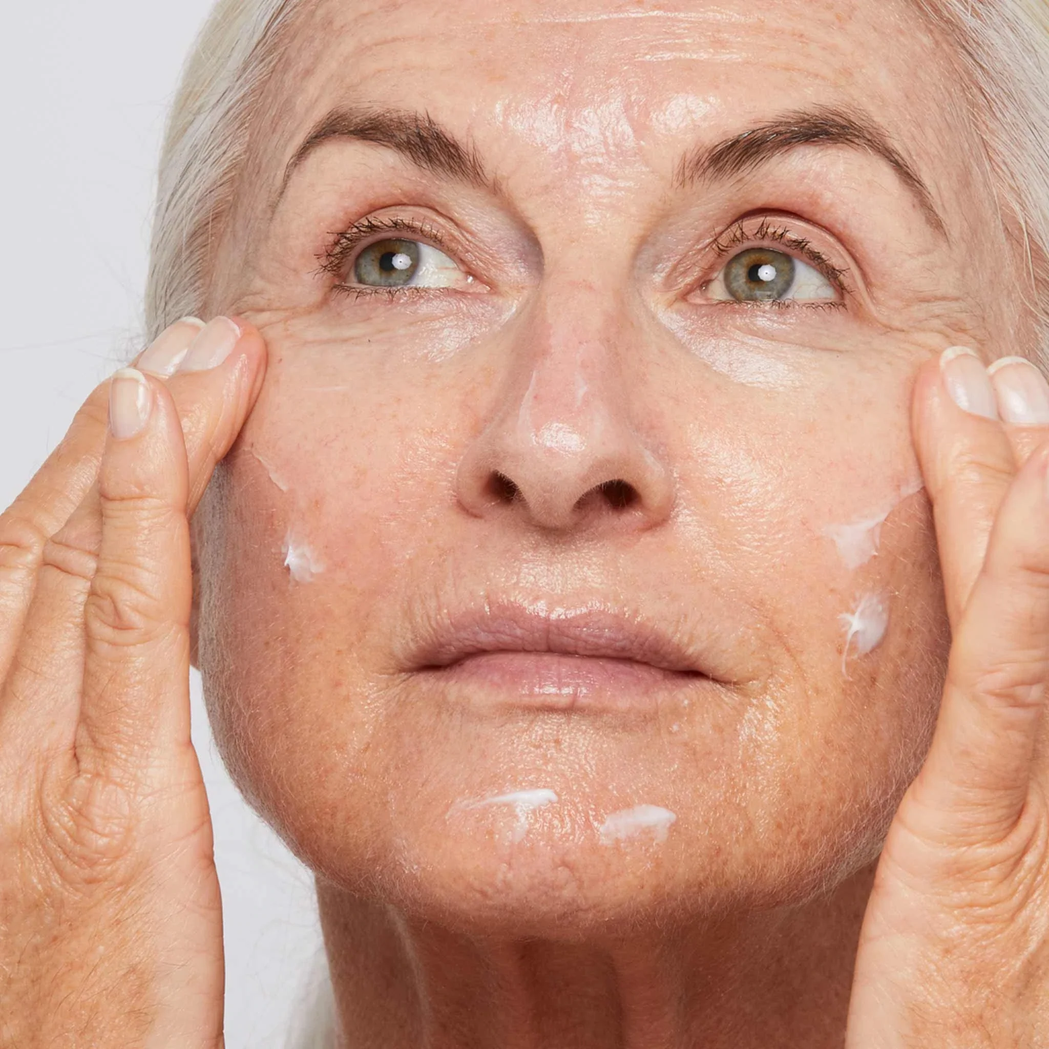 intensive moisture balance moisturizer travel size - Image 4